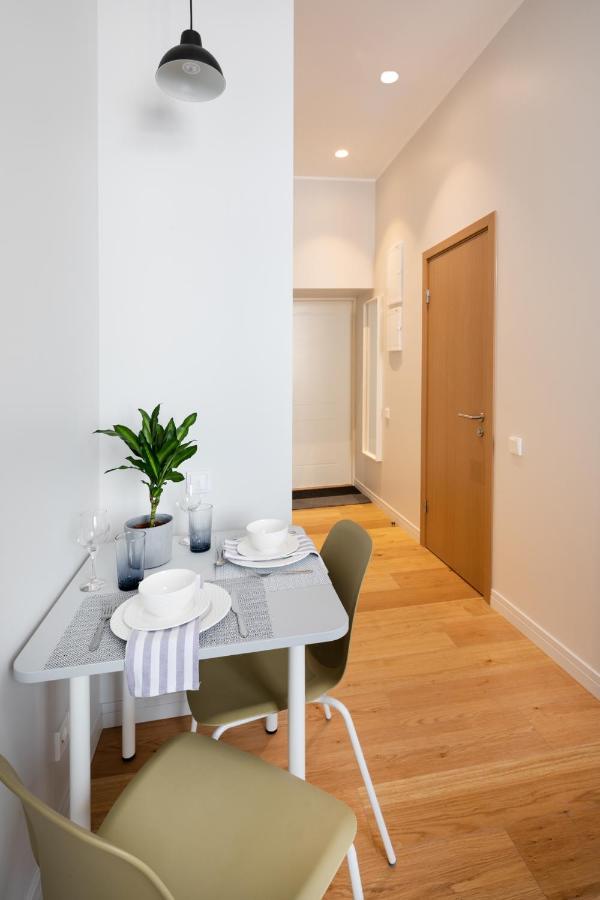 Modern Design Studio Apartment In Riga Center Exterior foto